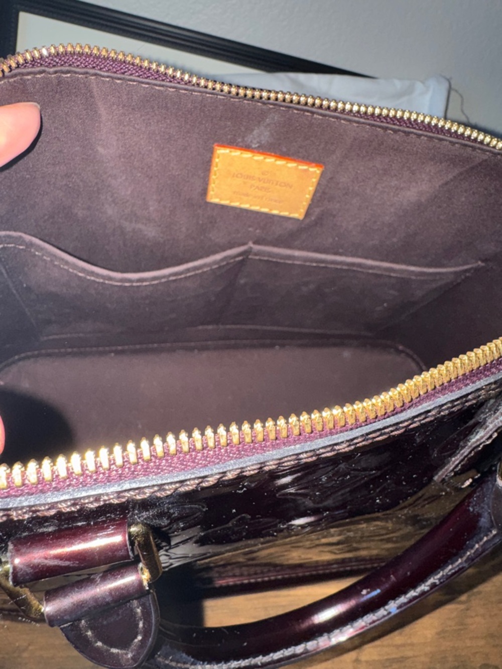Louis Vuitton Vernis Alma Satchel in Deep Bordeaux Red - Picture 4 of 9